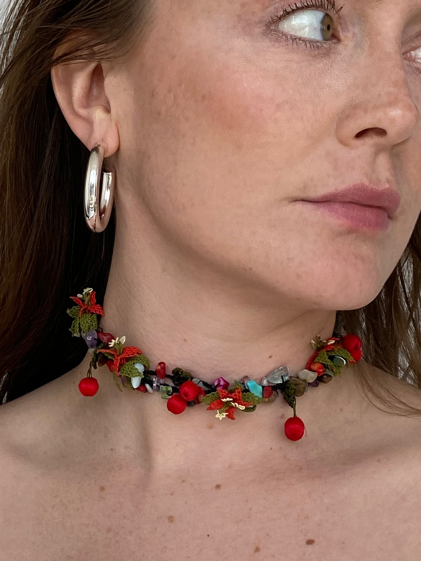 Flower cherry stone choker