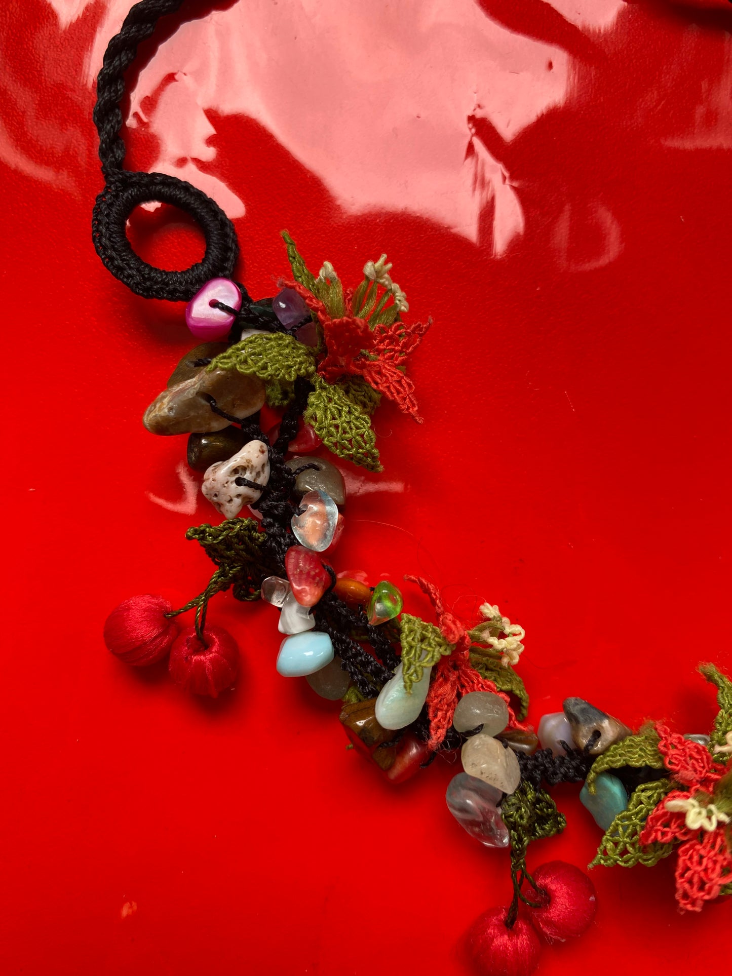 Flower cherry stone choker