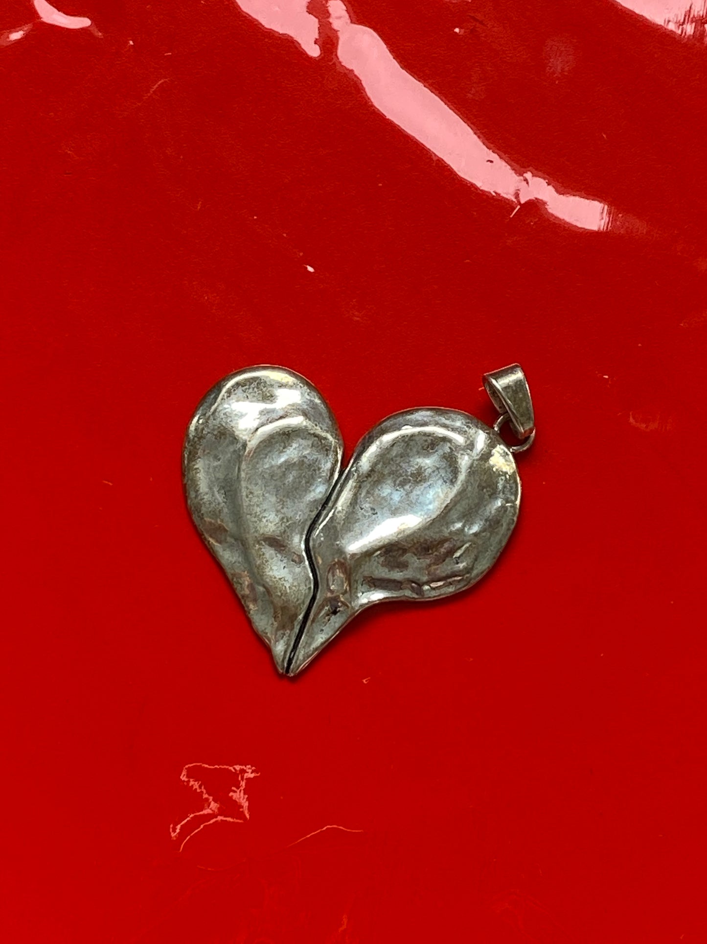 Chunky heartbroken heart charm