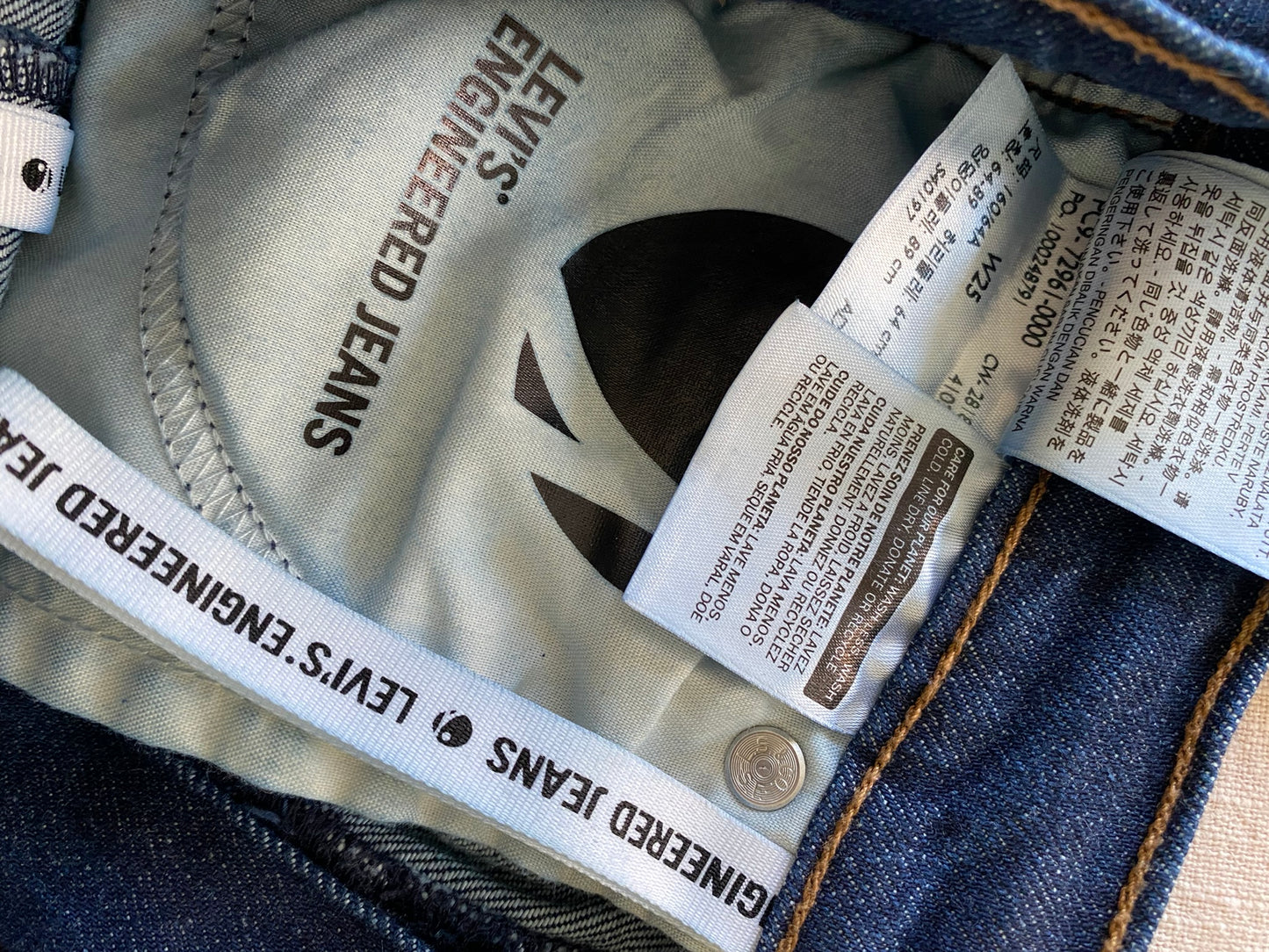 Levi's engineered wide leg cropped jeans
