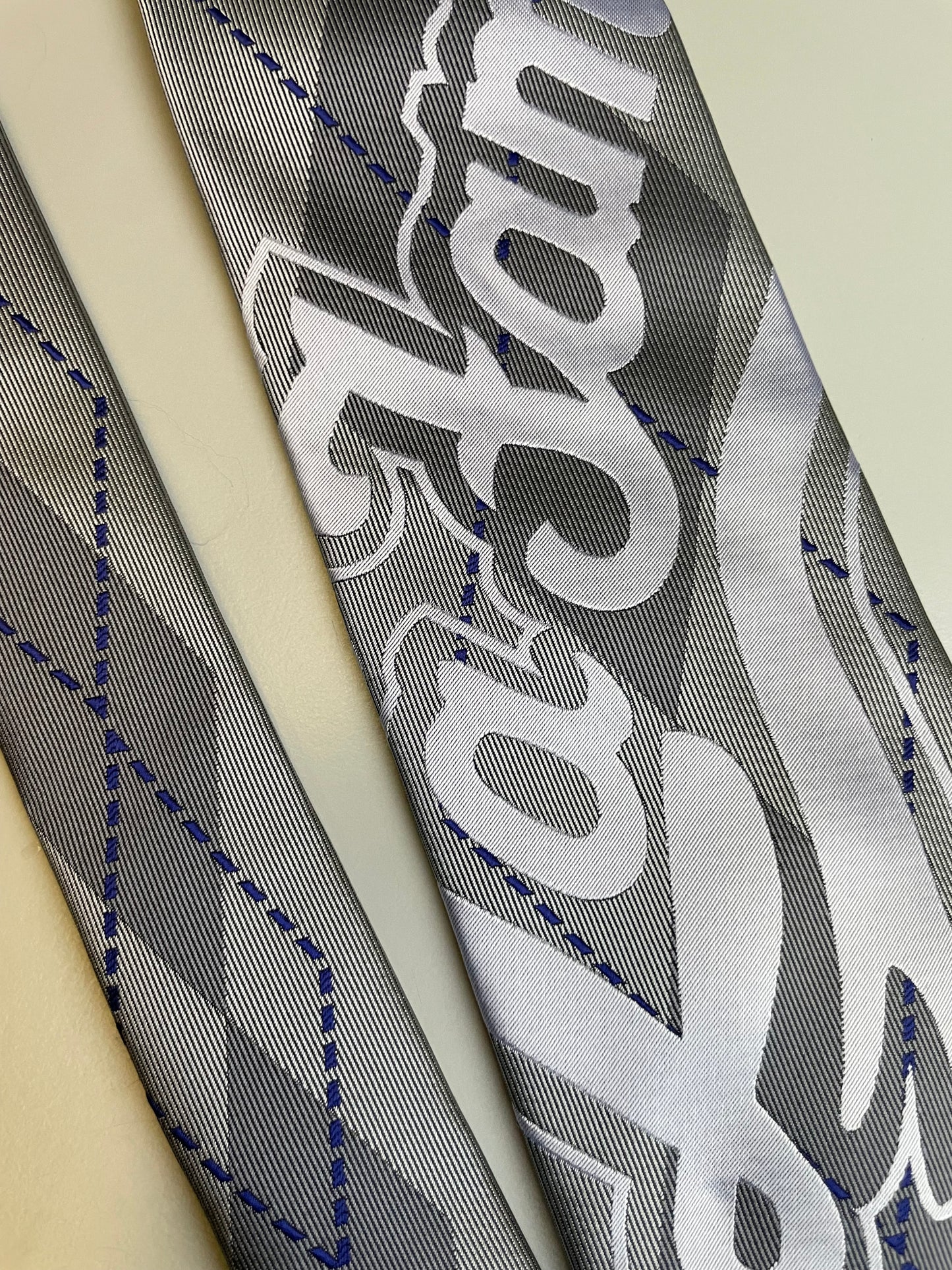 La Fam tie