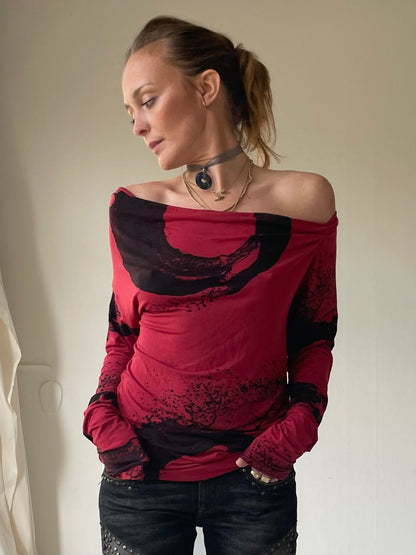 Assymetrical offshoulder shirt