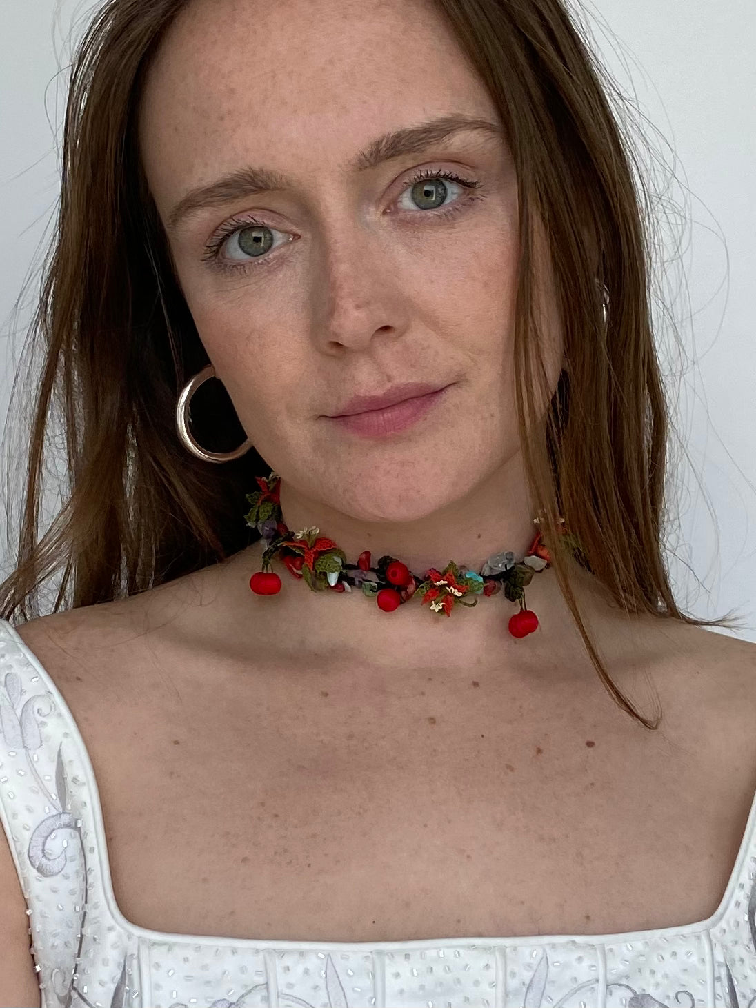 Flower cherry stone choker