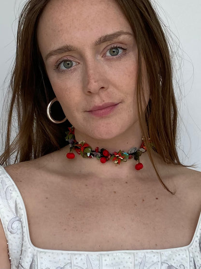 Flower cherry stone choker
