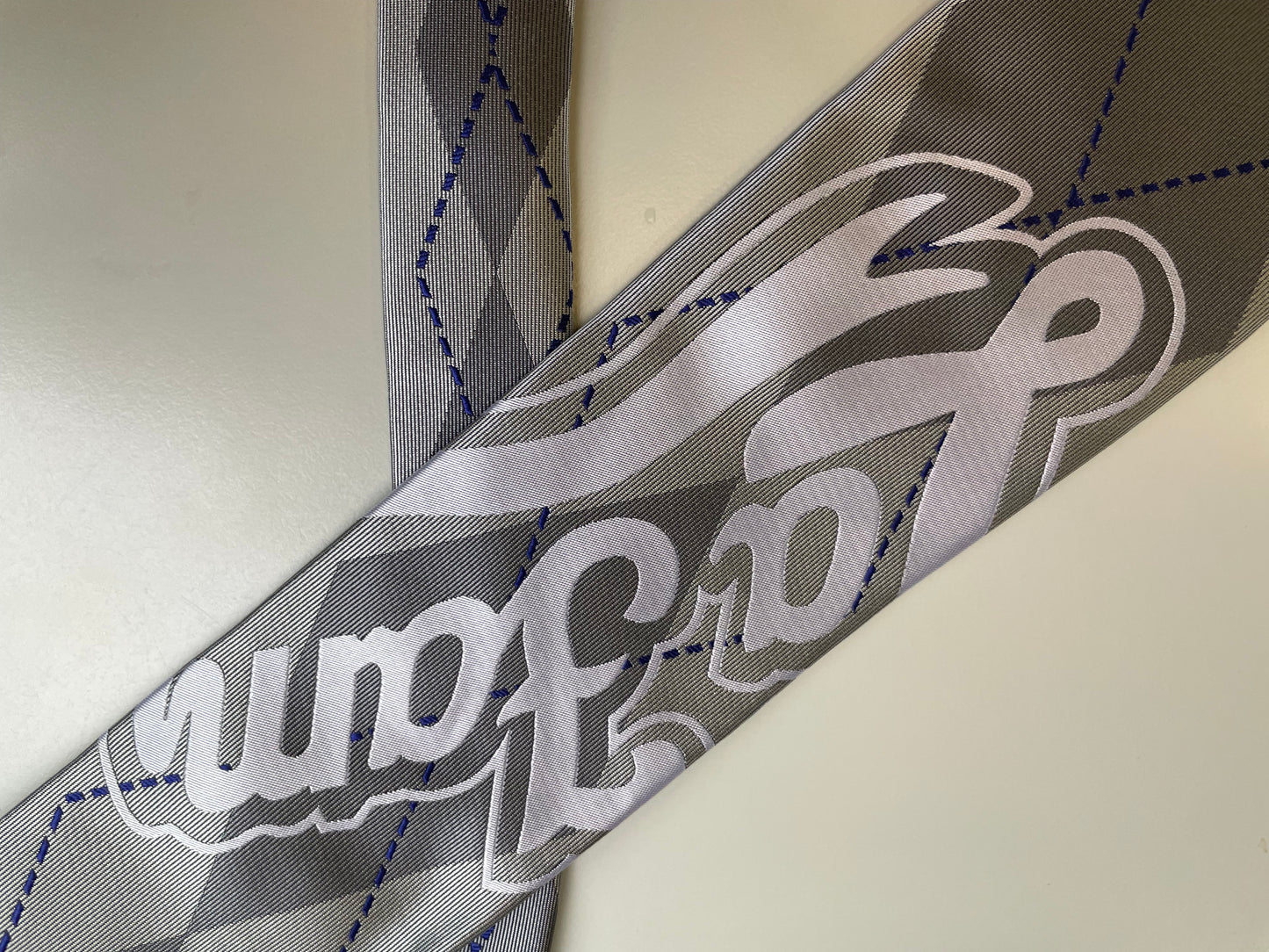 La Fam tie