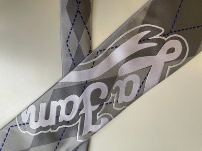 La Fam tie