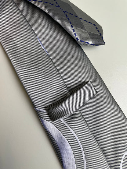 La Fam tie