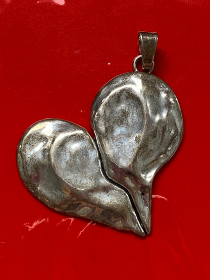 Chunky heartbroken heart charm