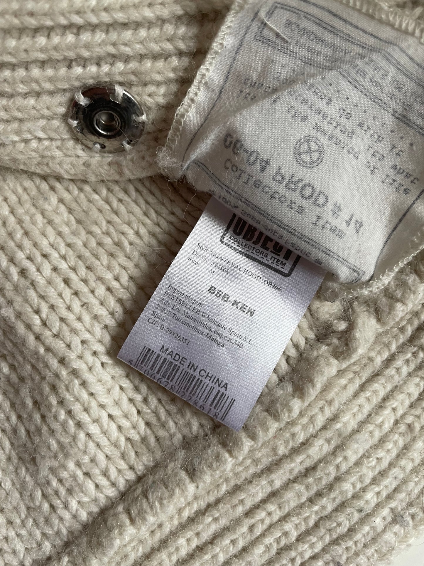 Knitted hooded cardigan