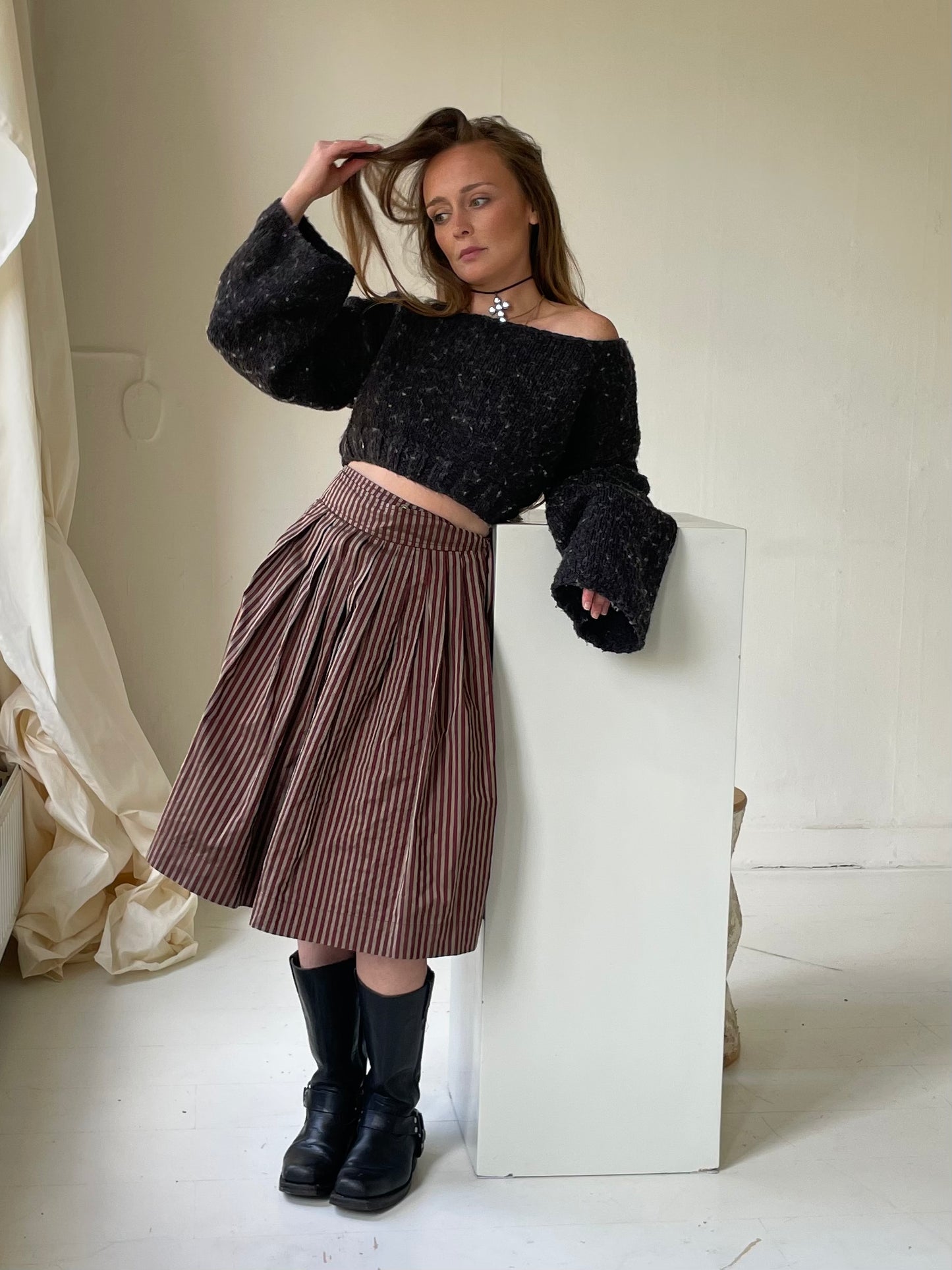 Cropped knitted sweater