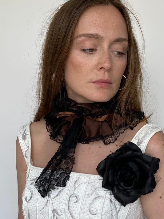 Gothic glamour lace ruffle collar