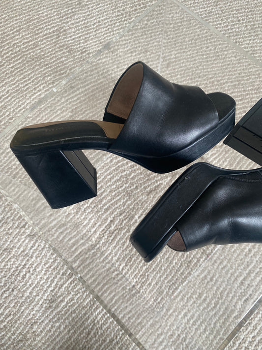 Tamaris Leather chunky mule