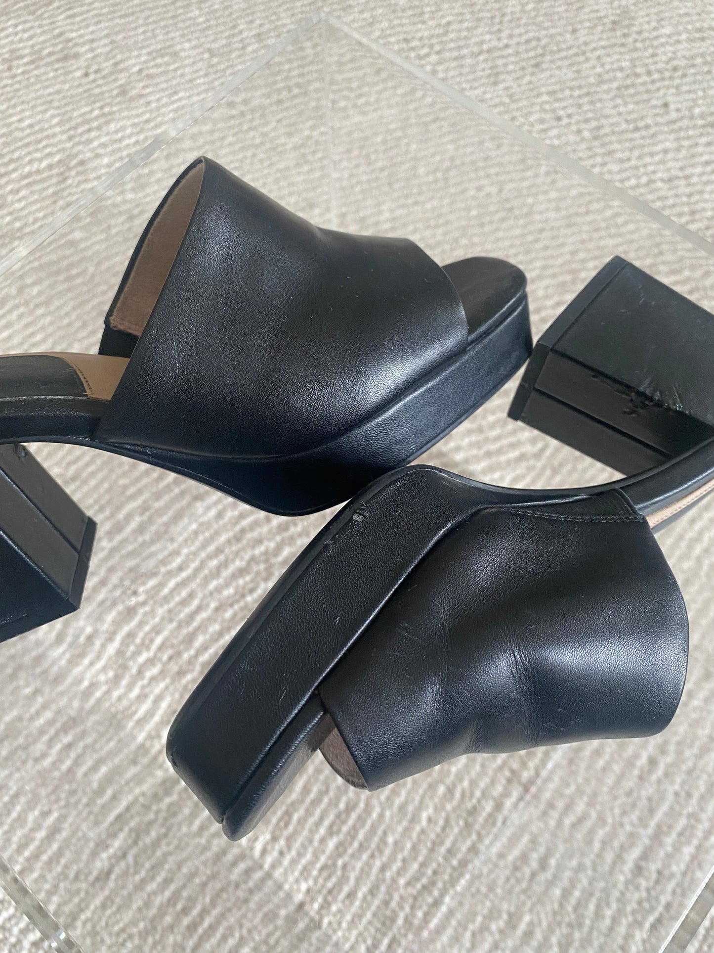 Tamaris Leather chunky mule